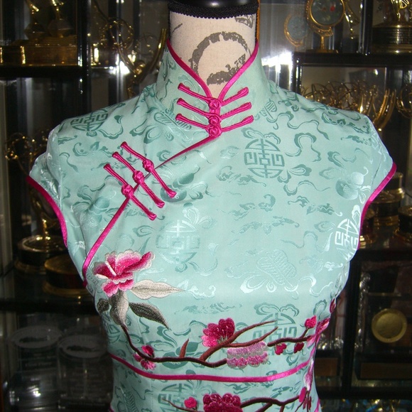 EAST STORE CHERRY BLOSSOM EMBROIDERY CHEONGSAM DRESS S - Picture 6 of 7